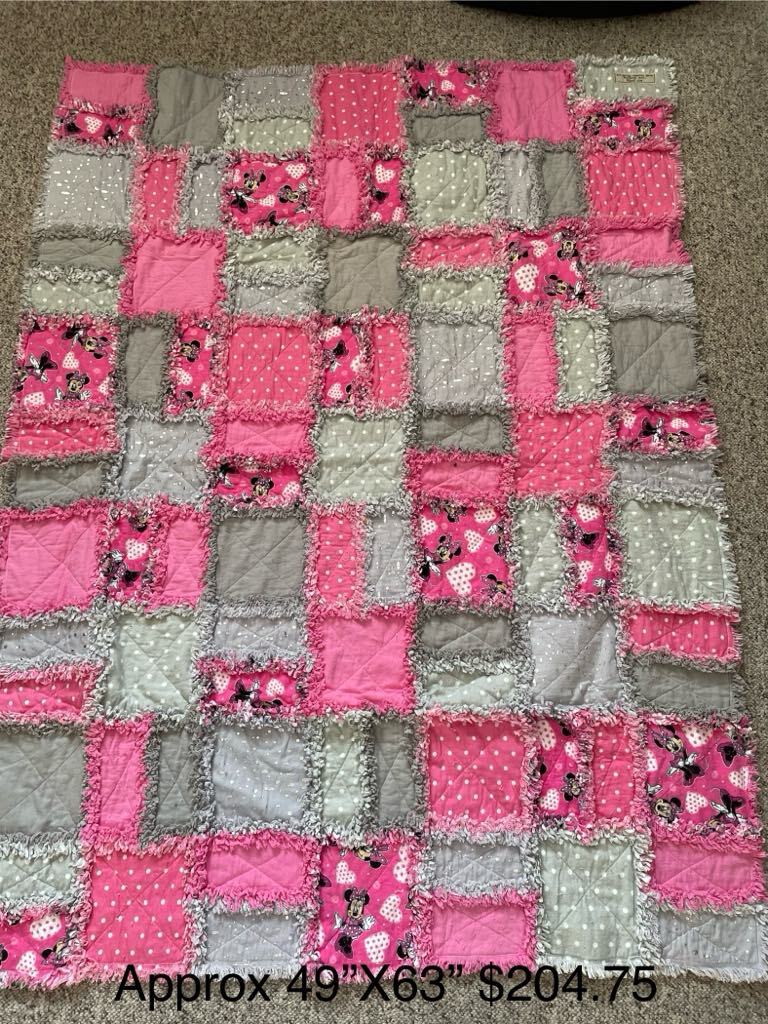 Deals Pink Mouse Quilt